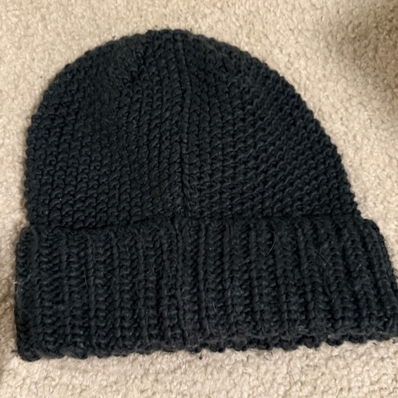 NWT Calvin Klein Black Knit Beanie - Picture 3 of 3